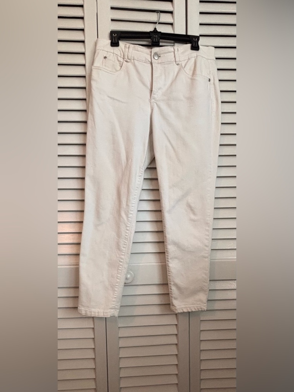 Ruby Rd. Cropped White High-Rise Jeans